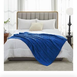 Luxurious Blue Cable Knit Throw Blanket